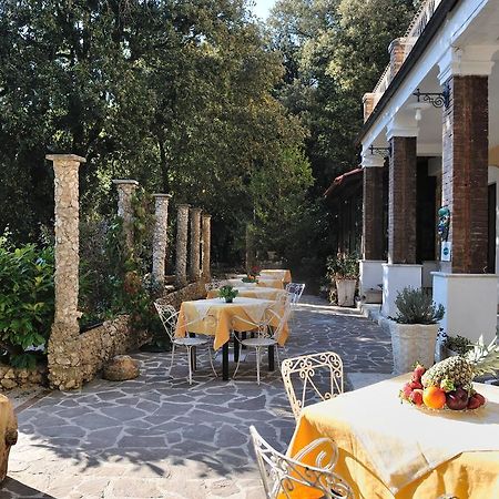 Albergo Ristorante Ferretti Monteluco Extérieur photo