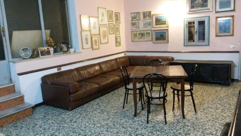 Albergo Ristorante Ferretti Monteluco Extérieur photo